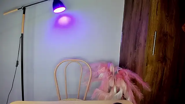 khate smith online show from February 11, 3:57 pm