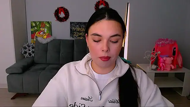 queenofthesense  online show from December 21, 11:25 am