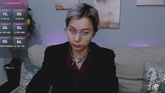 Snapshot of SophieAsh chatting on September 30, 7:14 am SophieAsh online show from September 30, 7:14 am