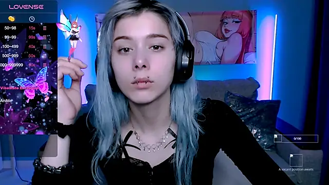 Snapshot of SophieAsh chatting on October 16, 7:11 am SophieAsh online show from October 16, 7:11 am