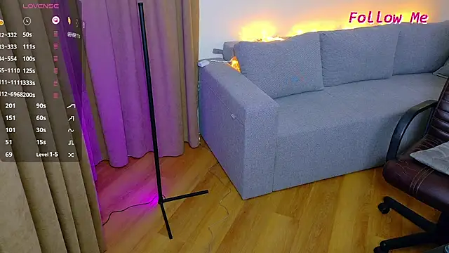 LightKisss online show from November 9, 10:49 pm