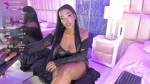 ReinaMiah online show from November 27, 4:26 am