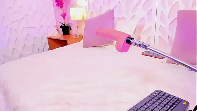 Snapshot of Emmadancer chatting on October 31, 10:14 pm Emmadancer online show from October 31, 10:14 pm