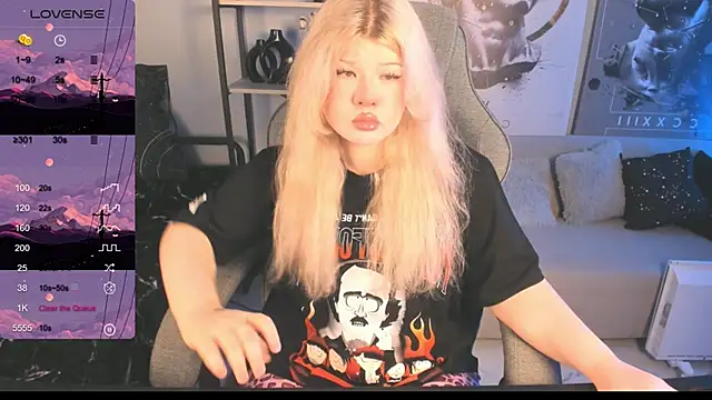 Snapshot of LilithNelson chatting on October 22, 5:40 pm LilithNelson online show from October 22, 5:40 pm