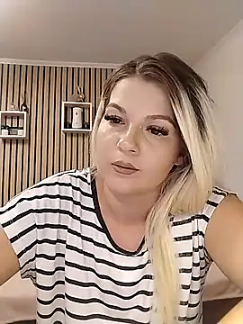 Mayaaaaaa  online show from October 29, 1:21 am