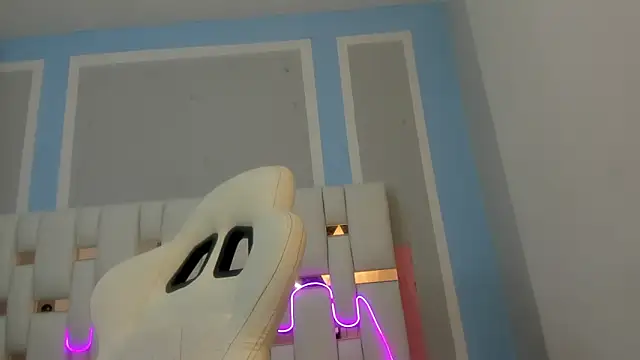 MilkWhore1 online show from February 9, 7:49 pm