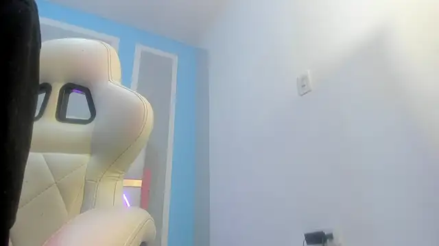 MilkWhore1 online show from February 11, 7:59 pm