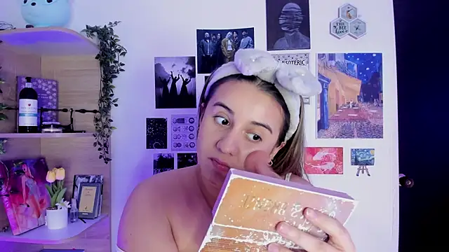 Snapshot of Lana_Herondale chatting on October 5, 9:09 pm Lana Herondale online show from October 5, 9:09 pm