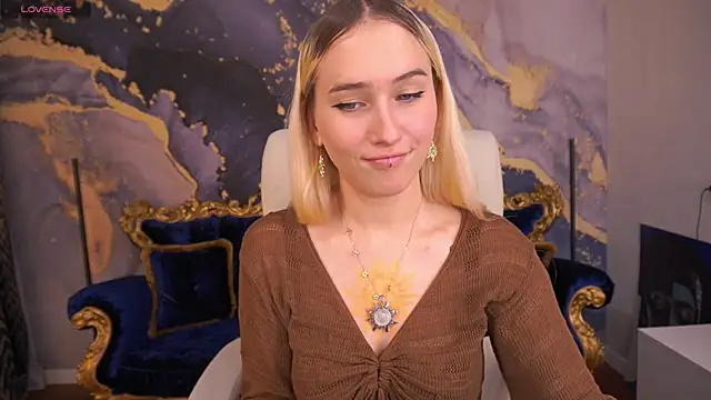 LilElfie online show from October 29, 8:22 pm