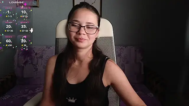 Snapshot of LuciaSenual chatting on October 21, 3:38 pm LuciaSenual online show from October 21, 3:38 pm