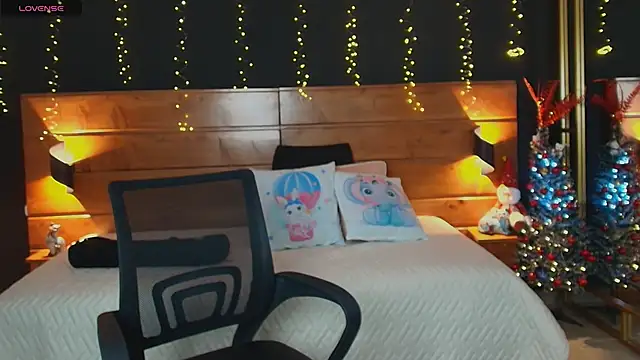 hanna kimura online show from December 3, 7:49 pm