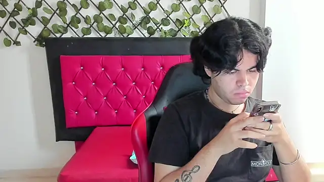 Lady Evelynn online show from October 15, 5:15 pm