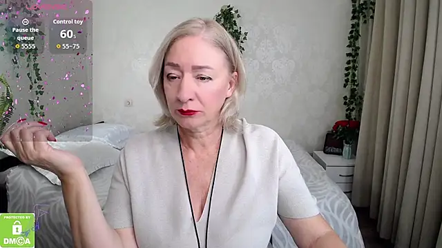 hunters woman online show from October 19, 12:07 pm