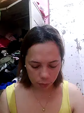 Snapshot of violen786 chatting on October 2, 1:10 am violen786 online show from October 2, 1:10 am