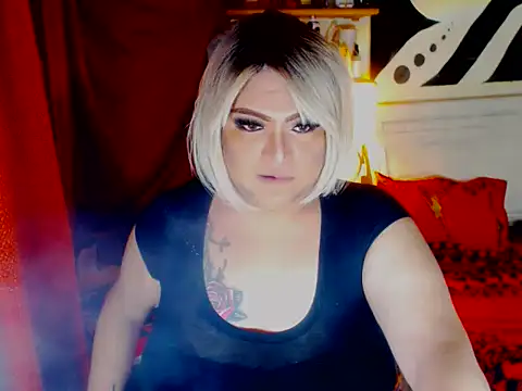 Snapshot of Mistress4fun chatting on September 16, 9:06 am Mistress4fun online show from September 16, 9:06 am