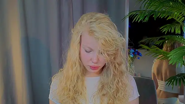 emilyshepar d online show from November 11, 2:40 am