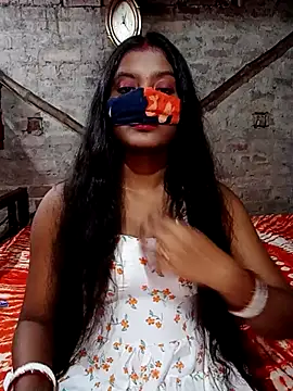 Snapshot of RAYI_Queen_4 chatting on October 6, 6:34 pm RAYI Queen 4 online show from October 6, 6:34 pm