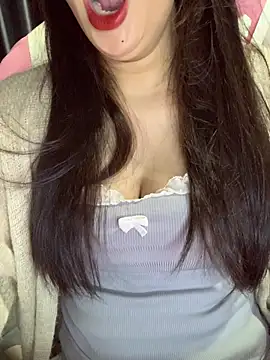 Linhtruong  online show from December 20, 4:49 am