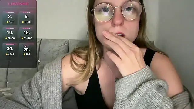 BustyKellyXXX online show from November 6, 7:42 pm