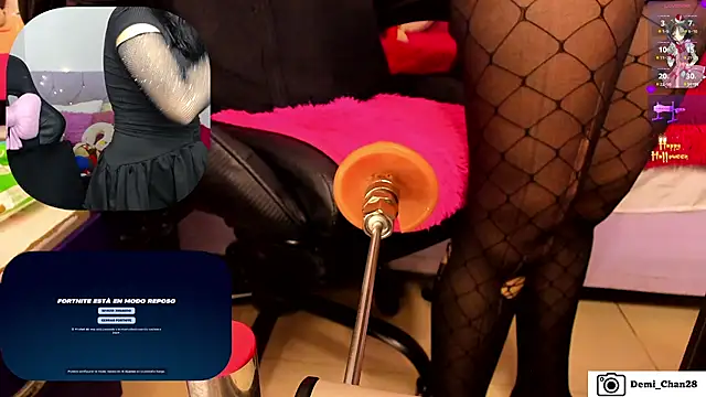 Snapshot of demi_chan chatting on October 28, 7:25 am demi chan online show from October 28, 7:25 am