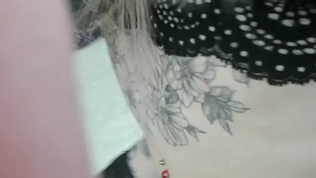 yourkriss new1 online show from February 20, 7:26 pm