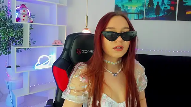 NoraHaynes online show from December 5, 3:06 am