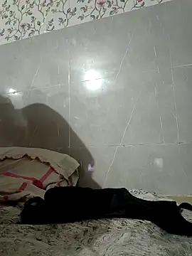 shalubhabhi69 online show from September 19, 7:24 pm