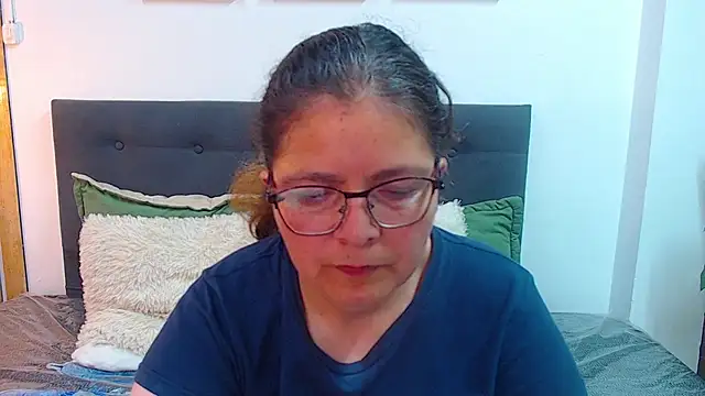 Snapshot of Linda_banks_ chatting on October 22, 1:54 am Linda banks online show from October 22, 1:54 am