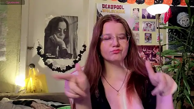 Sienna-Cow online show from November 7, 1:28 pm