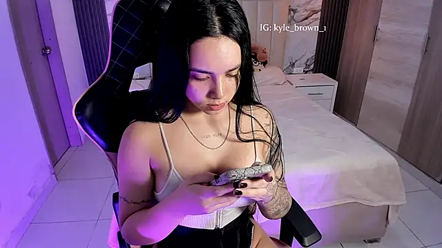 soy kylebrown online show from December 13, 9:10 pm