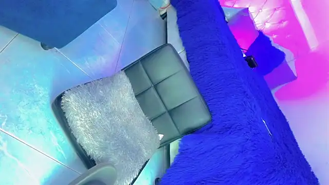 HANNAH BACKERS online show from October 12, 12:46 am