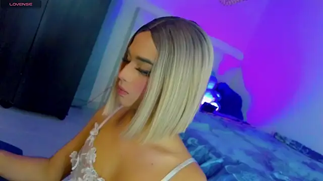 HANNAH BACKERS online show from October 4, 11:42 pm