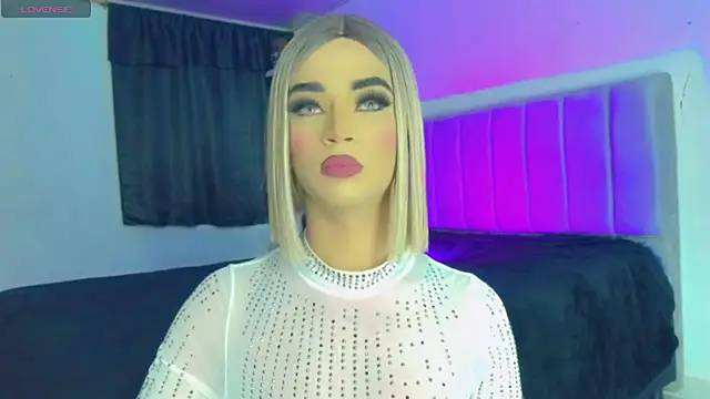 HANNAH BACKERS online show from November 8, 3:44 am