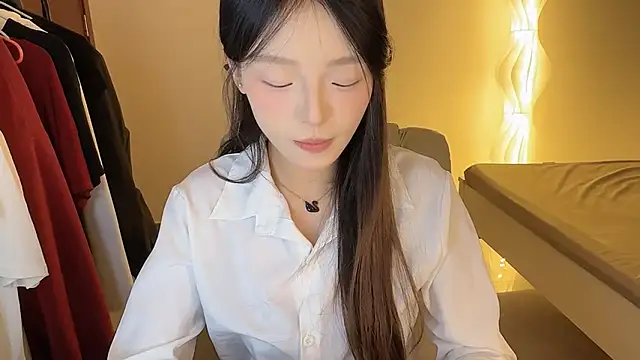 Snapshot of Robin-o3 chatting on October 11, 4:10 pm Robin-o3 online show from October 11, 4:10 pm