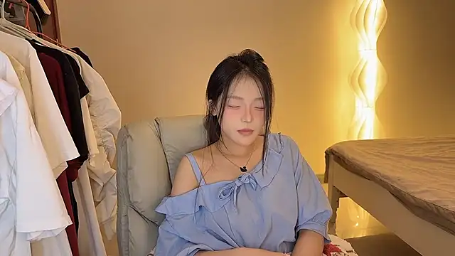 Snapshot of Robin-o3 chatting on October 21, 5:28 pm Robin-o3 online show from October 21, 5:28 pm