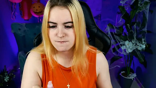 Stef Nicks online show from October 25, 9:50 am