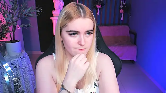 Stef Nicks online show from December 1, 9:24 am