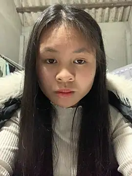 NhuFox online show from February 3, 6:40 am