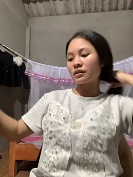 Snapshot of NhuFox chatting on October 1, 12:32 pm NhuFox online show from October 1, 12:32 pm