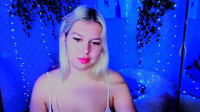 ChloeRicc online show from November 13, 5:56 pm