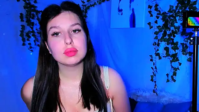 ChloeRicc online show from December 5, 1:01 pm