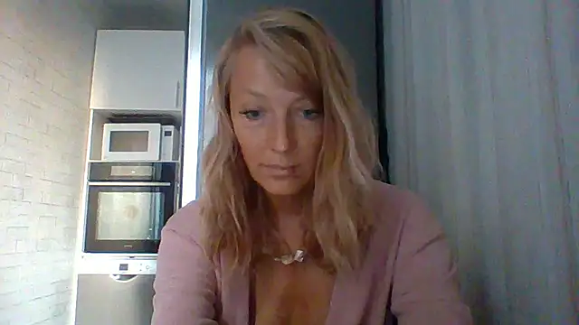 Snapshot of Vexxaa chatting on September 20, 3:49 am Vexxaa online show from September 20, 3:49 am