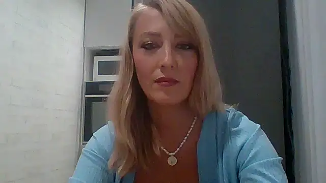 Snapshot of Vexxaa chatting on October 21, 4:22 pm Vexxaa online show from October 21, 4:22 pm