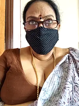 Snapshot of heera-rani chatting on September 18, 4:55 am heera-rani online show from September 18, 4:55 am