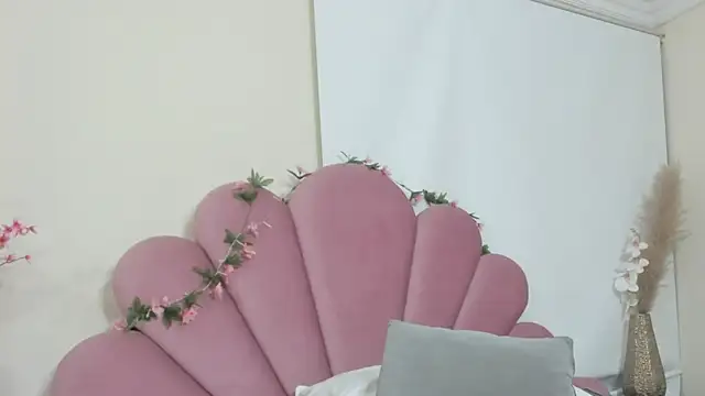 VictoriDior online show from October 4, 8:24 pm