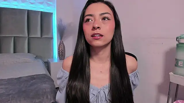 canelleGarces online show from September 12, 12:12 pm