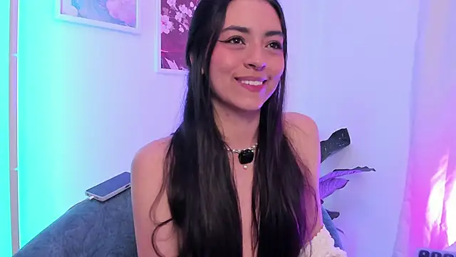 canelleGarces online show from October 16, 11:29 pm