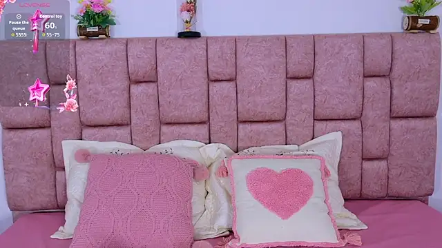 ScarlettLuxe online show from September 24, 1:43 pm