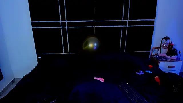 Zoe Vg online show from February 2, 4:39 pm