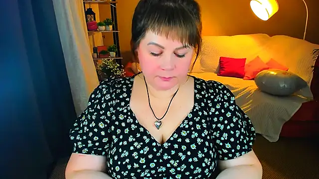 CrystaalStaar online show from February 2, 8:08 pm